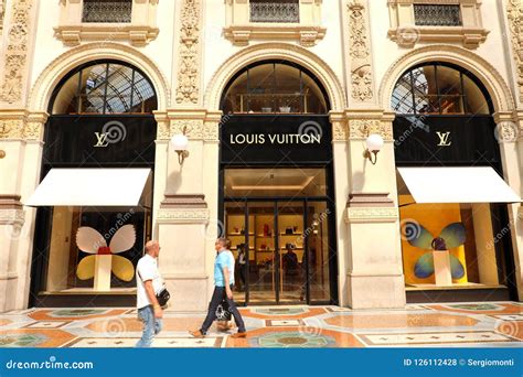 contatti louis vuitton italia|buying louis vuitton in milan.